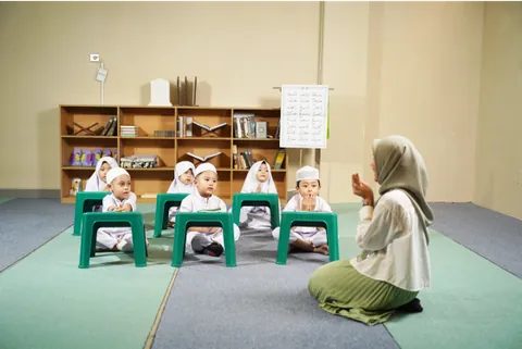 Anak belajar membaca Al-Qur'an dengan metode UMMI