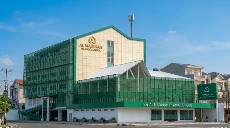 Gedung sekolah baru Al Madinah Islamic School Makassar