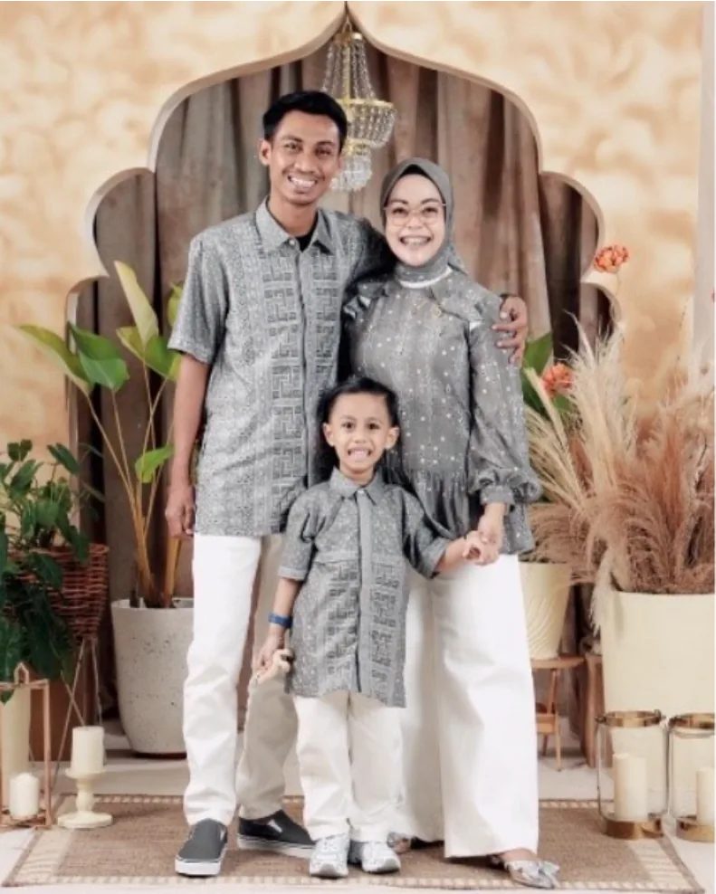 Mommy Biem bersama keluarga