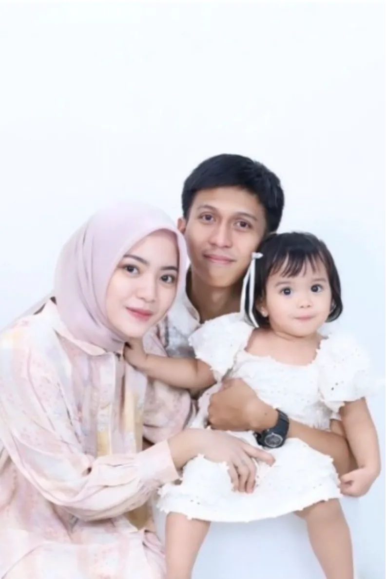 Mommy Queenara bersama keluarga
